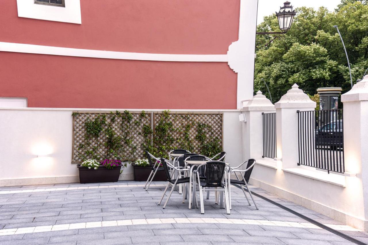 Apartamentos La Quinta Бургос Екстер'єр фото