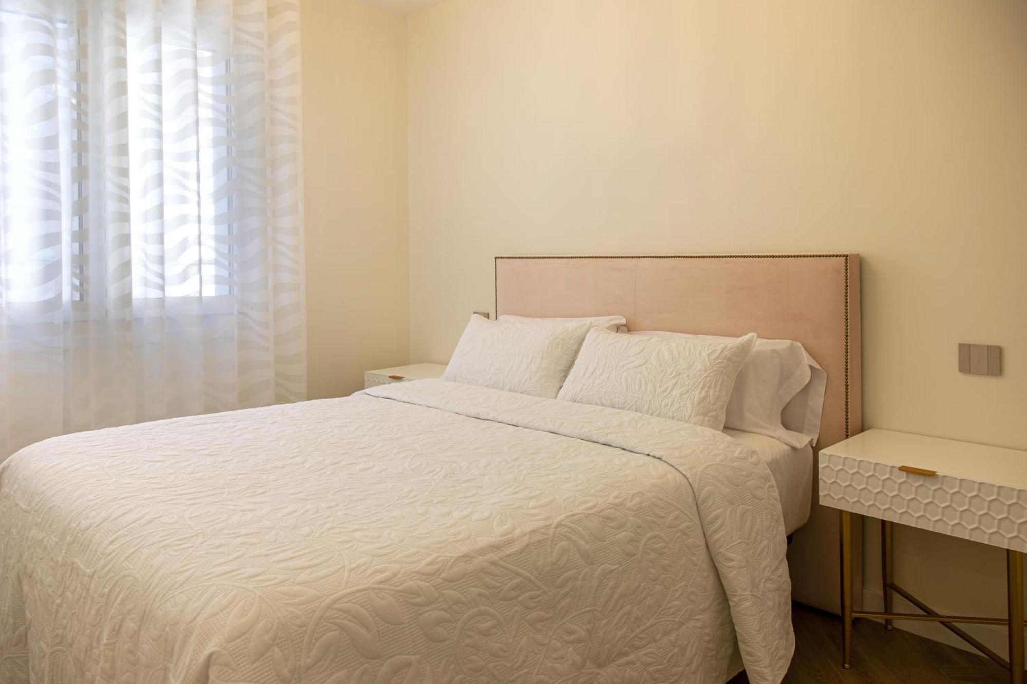 Apartamentos La Quinta Бургос Екстер'єр фото