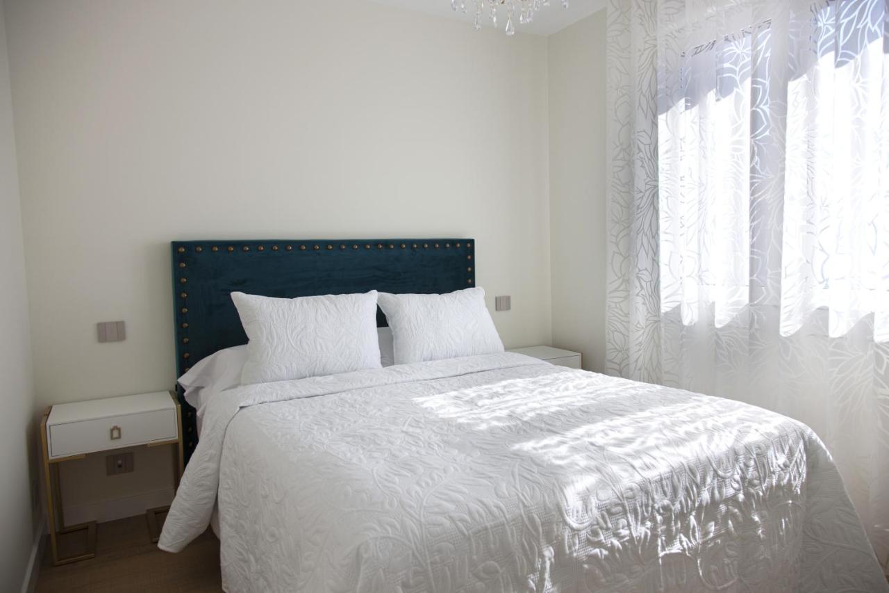 Apartamentos La Quinta Бургос Екстер'єр фото